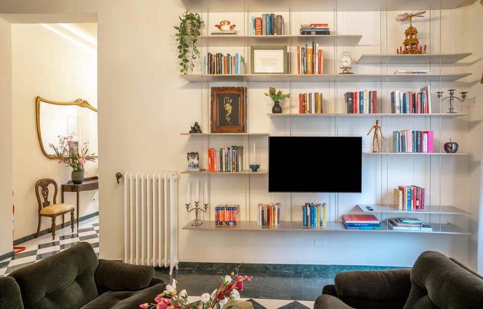 Communal lounge/ TV room