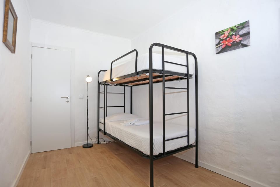 Photo of the whole room, Bedroom, bunk bed