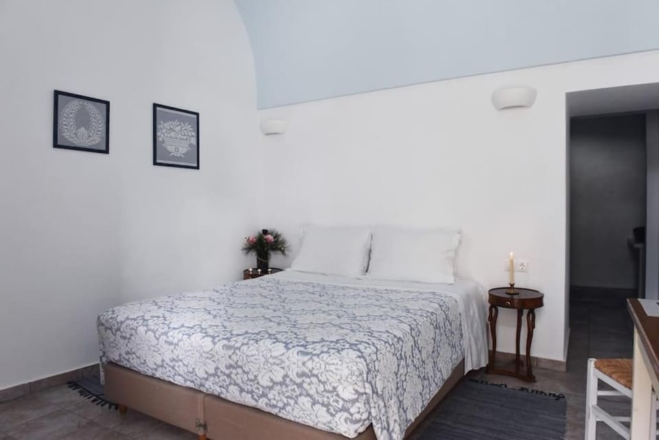Calderimi, a cosy,warm and renovated house in Fira Apartment in Thera