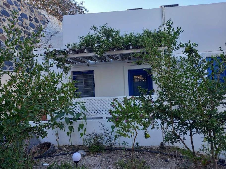 Calderimi, a cosy,warm and renovated house in Fira Apartment in Thera