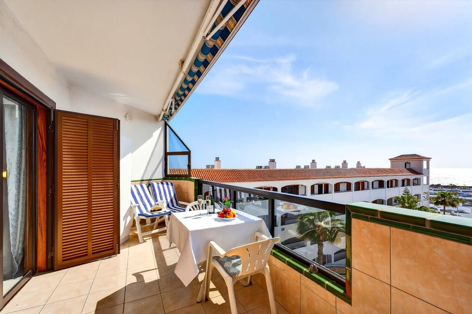 Property building, Patio, Day, View (from property/room), Balcony/Terrace, Dining area