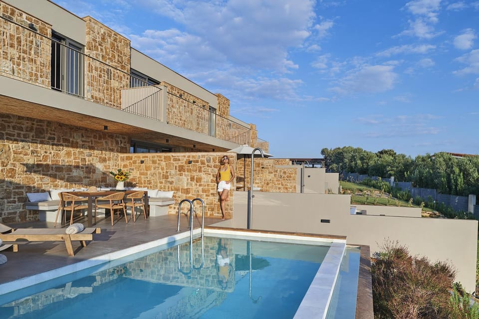 Balcony/Terrace, Pool view, sunbed