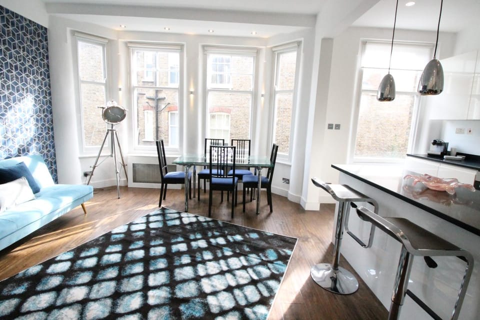 Contemporary 3 double bedroom 2 bathroom Haven in the heart of Chelsea Exquisite London Apartment with a Designer's Touch Apartment in City of Westminster