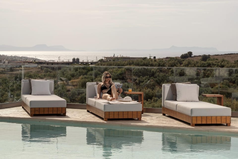 View (from property/room), Sea view, Swimming pool