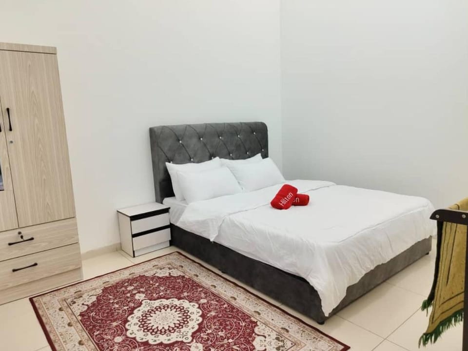Property building, Bed, Bedroom