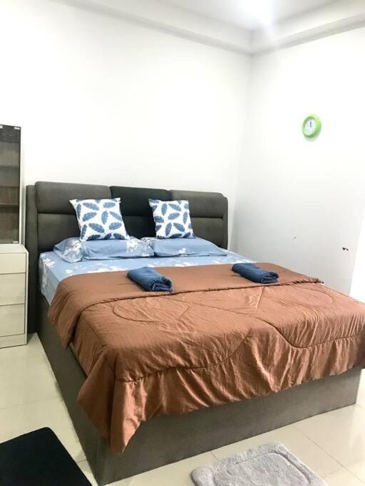 Cozy Shaftesbury High Floor King Bed & Wifi With Parkin Netflix 189 Apartment in Putrajaya