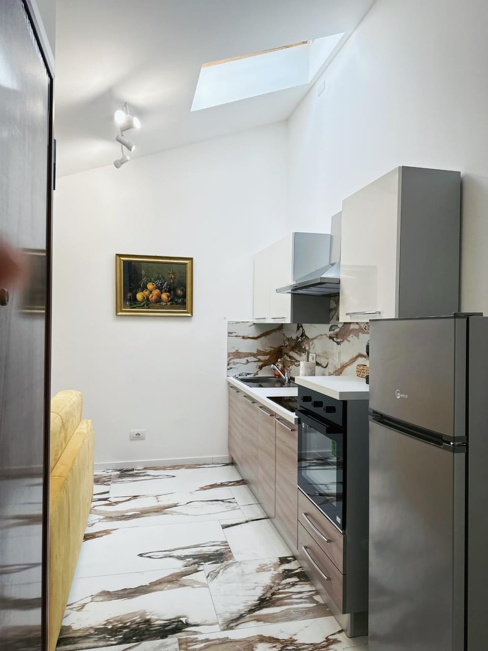 Kitchen or kitchenette, oven, stove