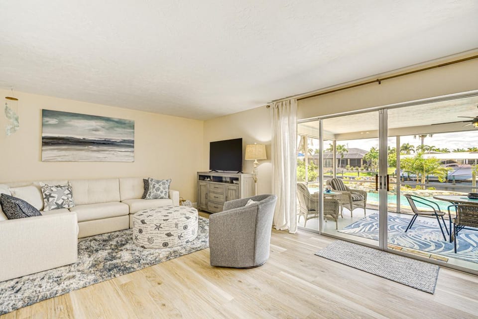 5 Mi to Beach: Cape Coral Oasis w/ Lanai House in Cape Coral