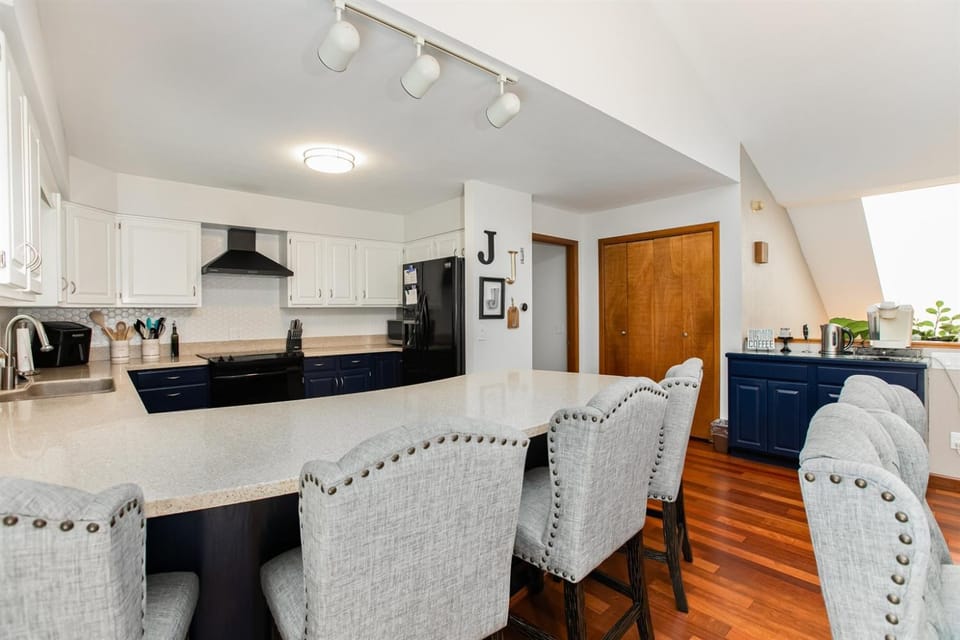 Charming 4-Bedroom Retreat Near Notre Dame House in South Bend