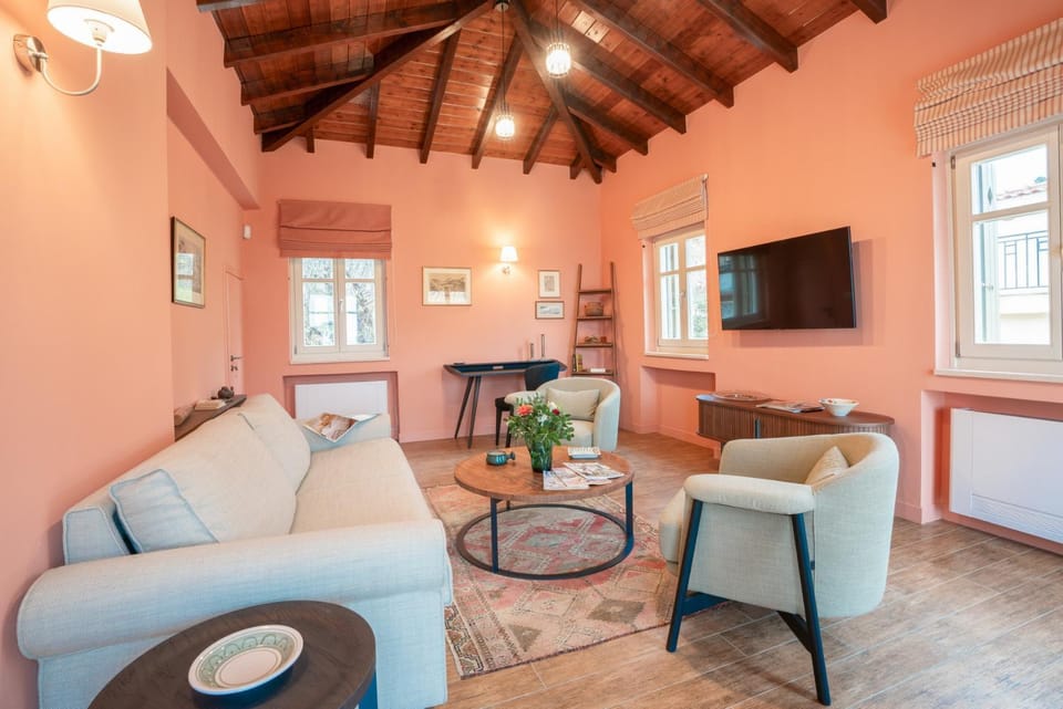TV and multimedia, Living room, Seating area