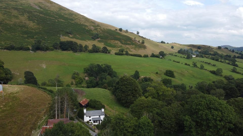 Property building, Natural landscape, Landmark view, Mountain view