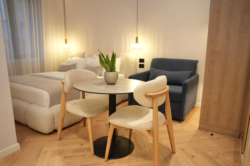 Bed, Decorative detail, Seating area, Dining area