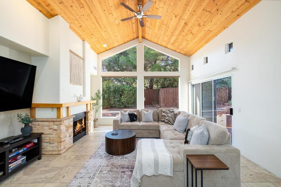 NEW The Andante with spectacular backyard oasis House in Sedona