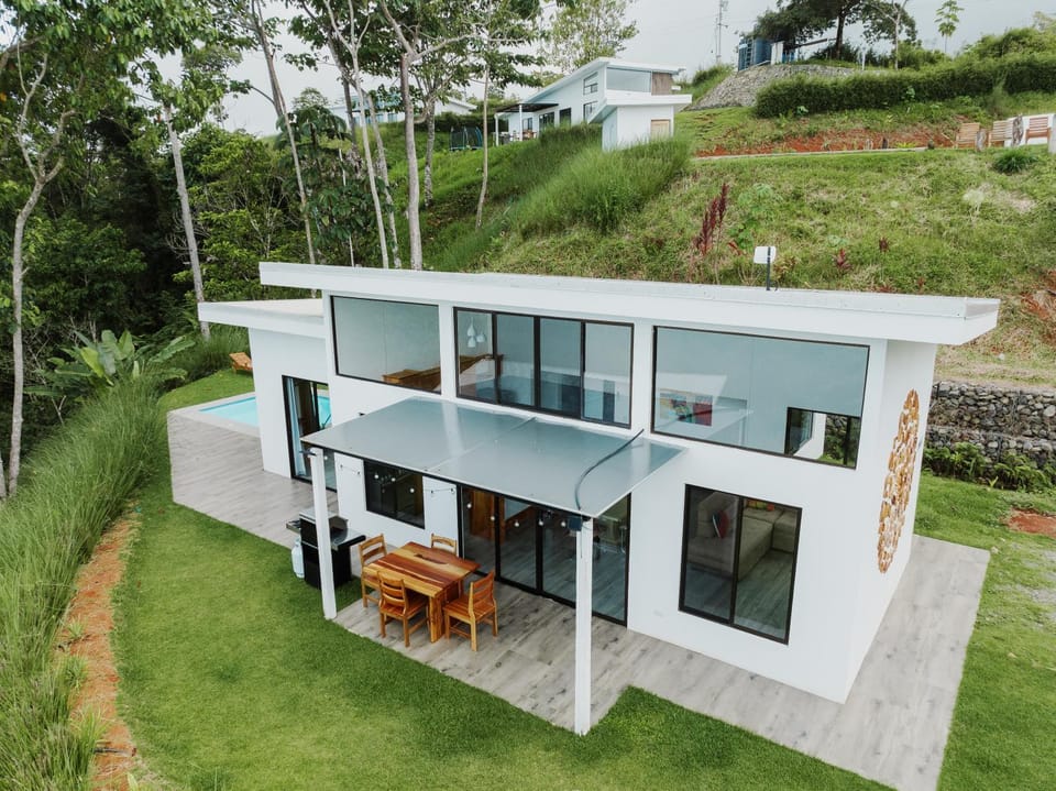 Property building, Balcony/Terrace