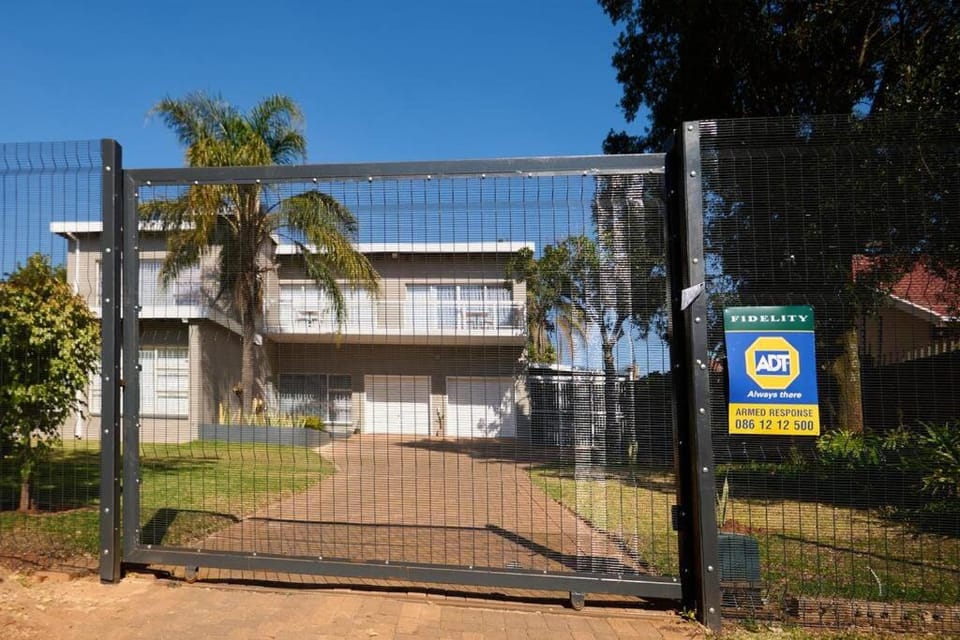 Cozy Apartment close to Menlyn Apartment in Pretoria