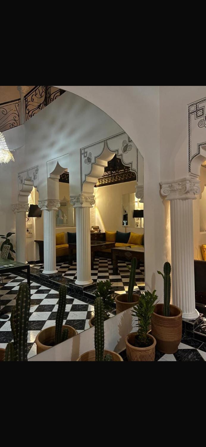 Riad Nolya Luxury Marrakech - Totalement Rénové - Capacité jusqu à 10 lits spacieux House in Marrakesh