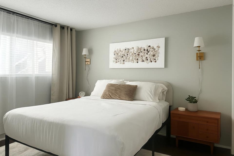 The Nest Manhattan Beach, Partial Ocean View Apartment in Marina del Rey