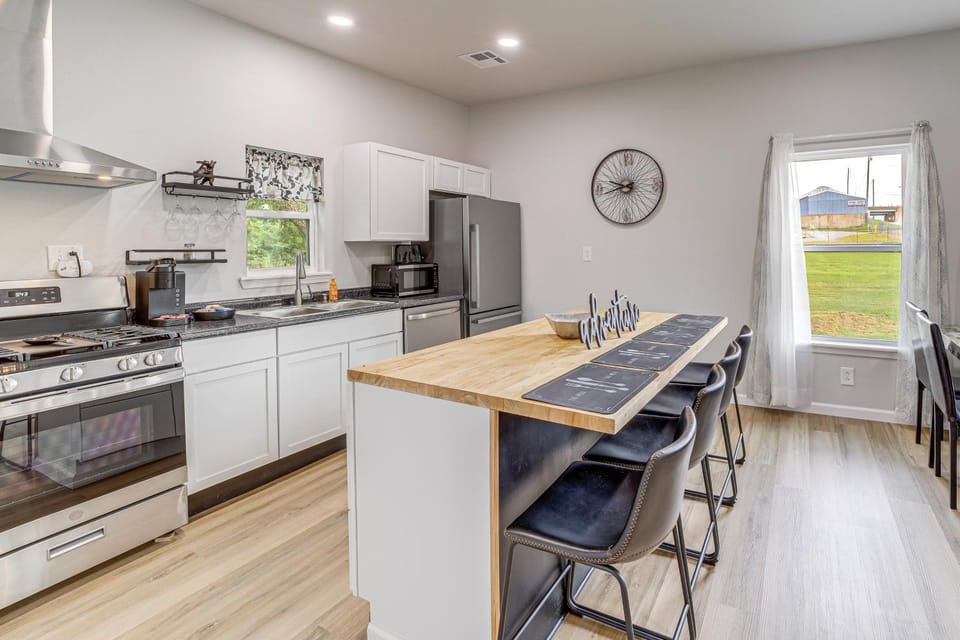Walkable Neighborhood! Extended Stay in McAlester House in McAlester