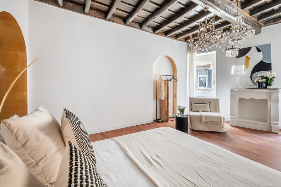 Photo of the whole room, Bedroom