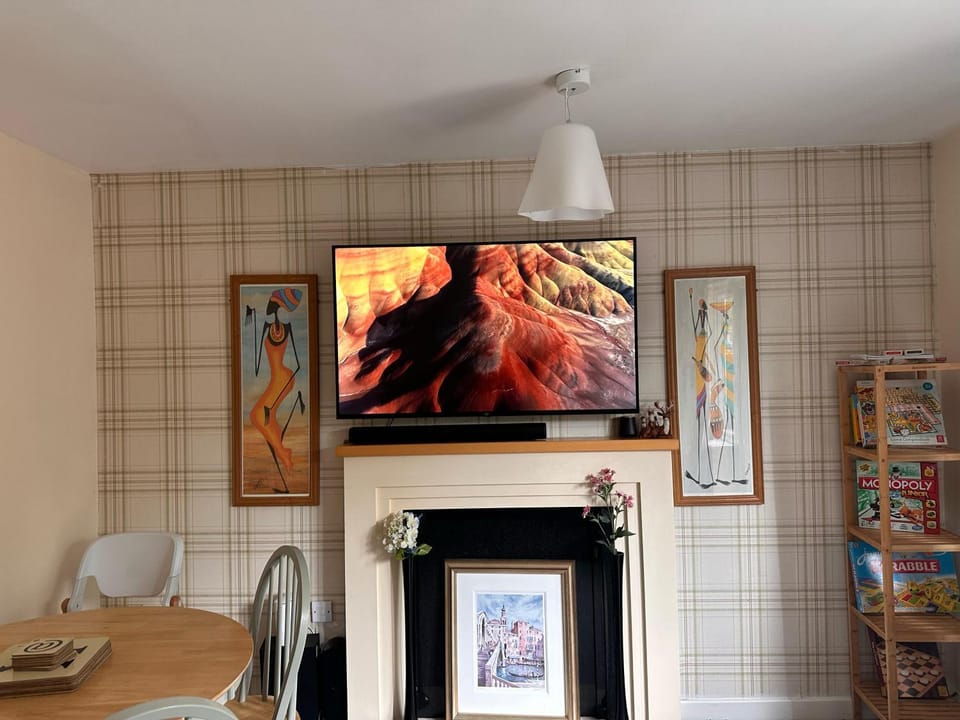 TV and multimedia, Evening entertainment