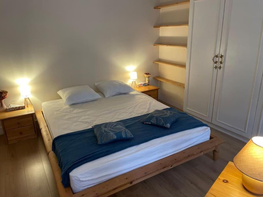 Coquelicot du Canal Saint-Martin Apartment in Paris