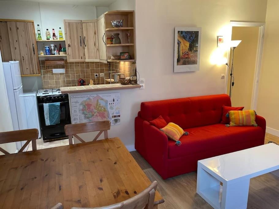 Coquelicot du Canal Saint-Martin Apartment in Paris