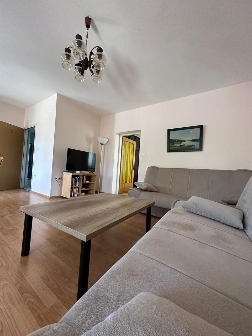 TV and multimedia, Living room, Photo of the whole room, Seating area
