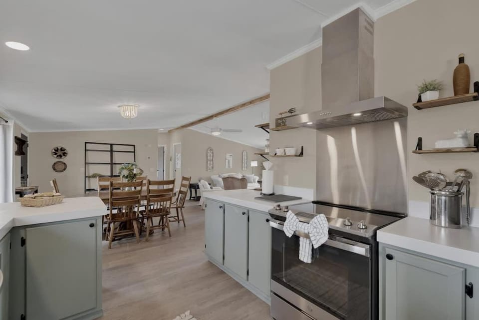 Kitchen or kitchenette, kitchen