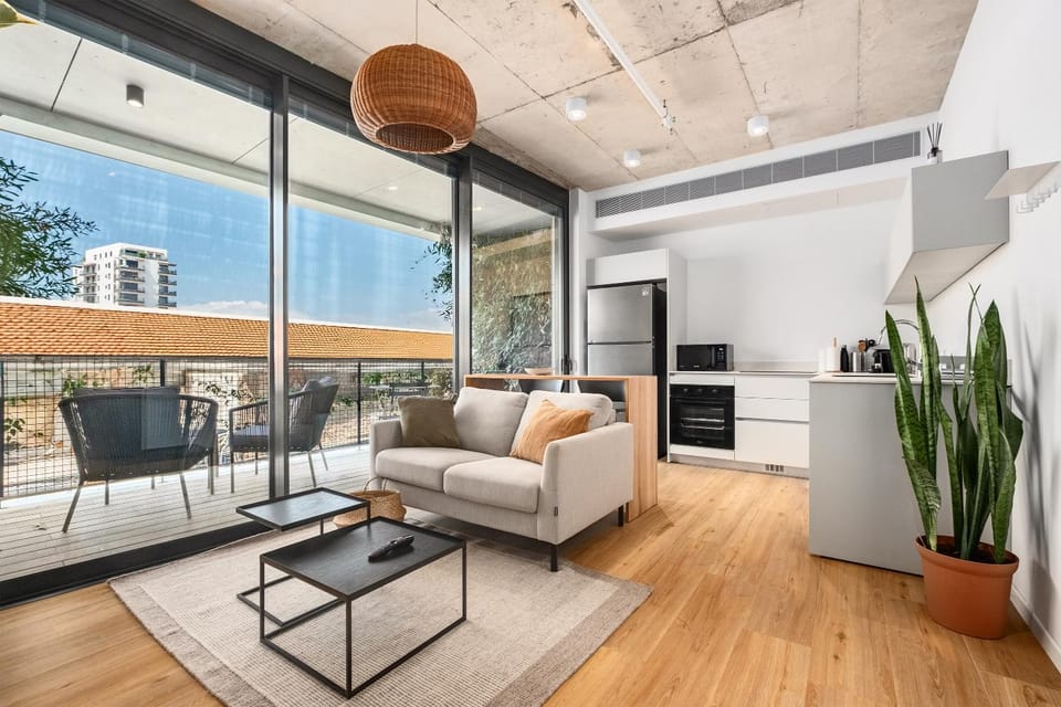 Kitchen or kitchenette, Living room, Seating area, oven