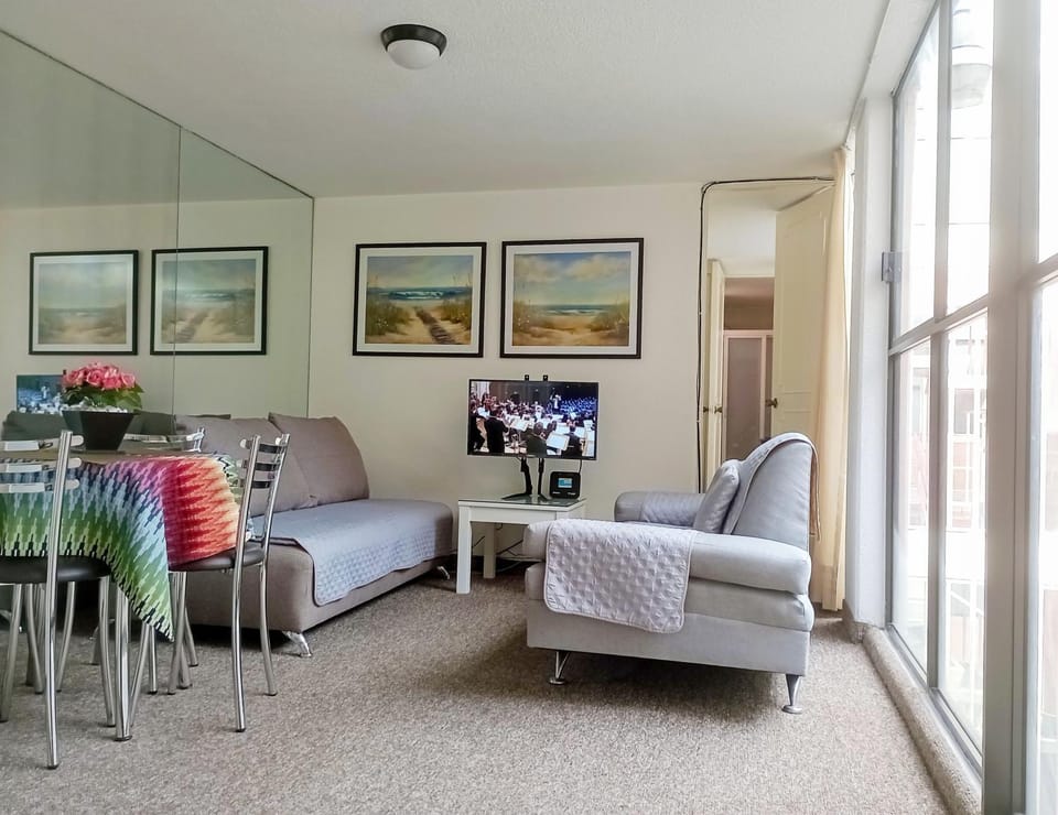 TV and multimedia, Living room, Dining area