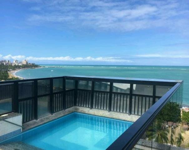 NA BEIRA MAR DE PAJUCARA- EDIF NEO- APARTAMENTO QUARTO E SALA - POSSUI VARANDA- VISTA LATERAL DO MAR-RUA JULIO PLECH FILHO 60 ESQUINA COM AVENIDA DOUTOR ANTONIO GOUVEIA - CONSUMO ELETRICO É PAGO No CKECK-OUT - 1 KWH É 1,35 REIAS - TEM TELA DE PROTEÇÃO Apartment in Maceió