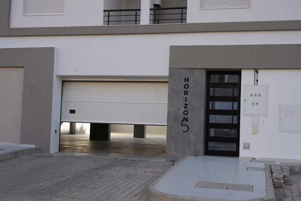 Property building, Facade/entrance