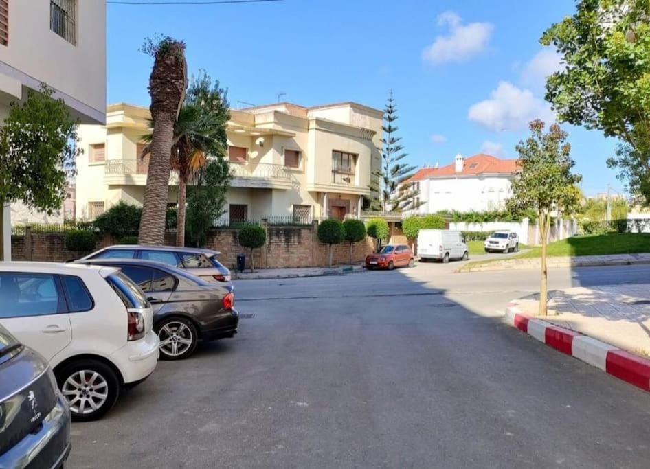 Appart Family Apt for7 3beds Aircon Beach 7min Apartment in Tangier