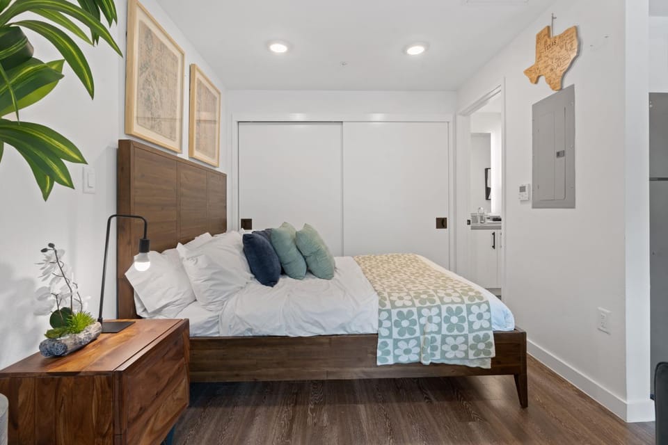Holly House Apartment in Austin