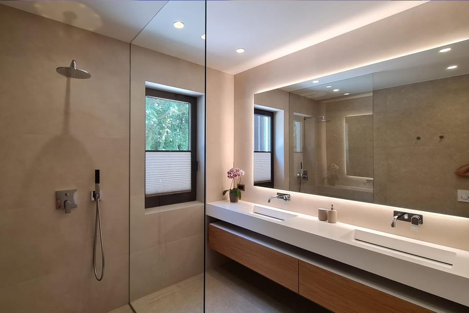 Shower, Bathroom, Garden view