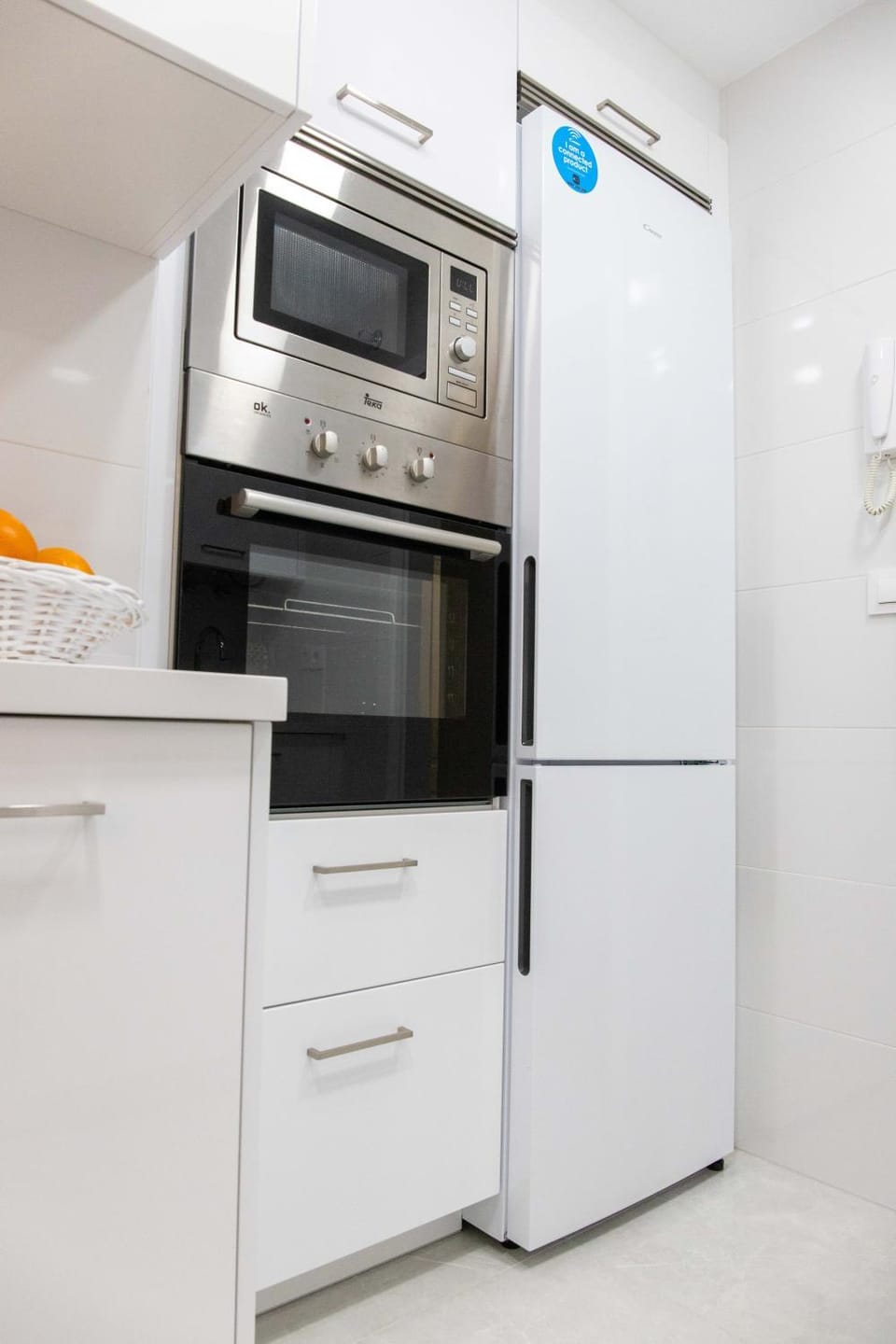 Kitchen or kitchenette, oven