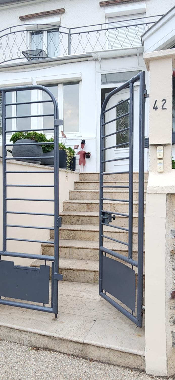 Les Pingouins de la Marne 2 Bed and Breakfast in Île-de-France