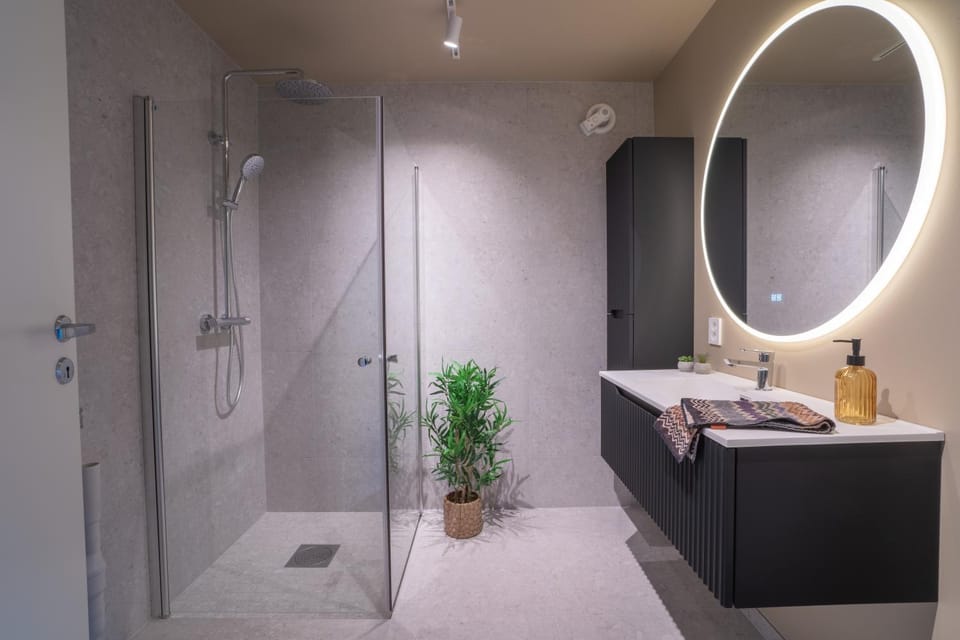 Shower, Bathroom