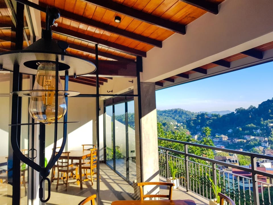 Day, Natural landscape, View (from property/room), Balcony/Terrace, Dining area, Mountain view
