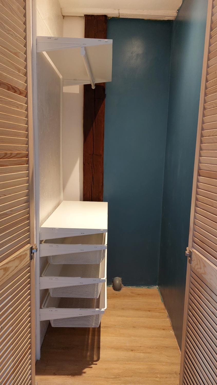wardrobe