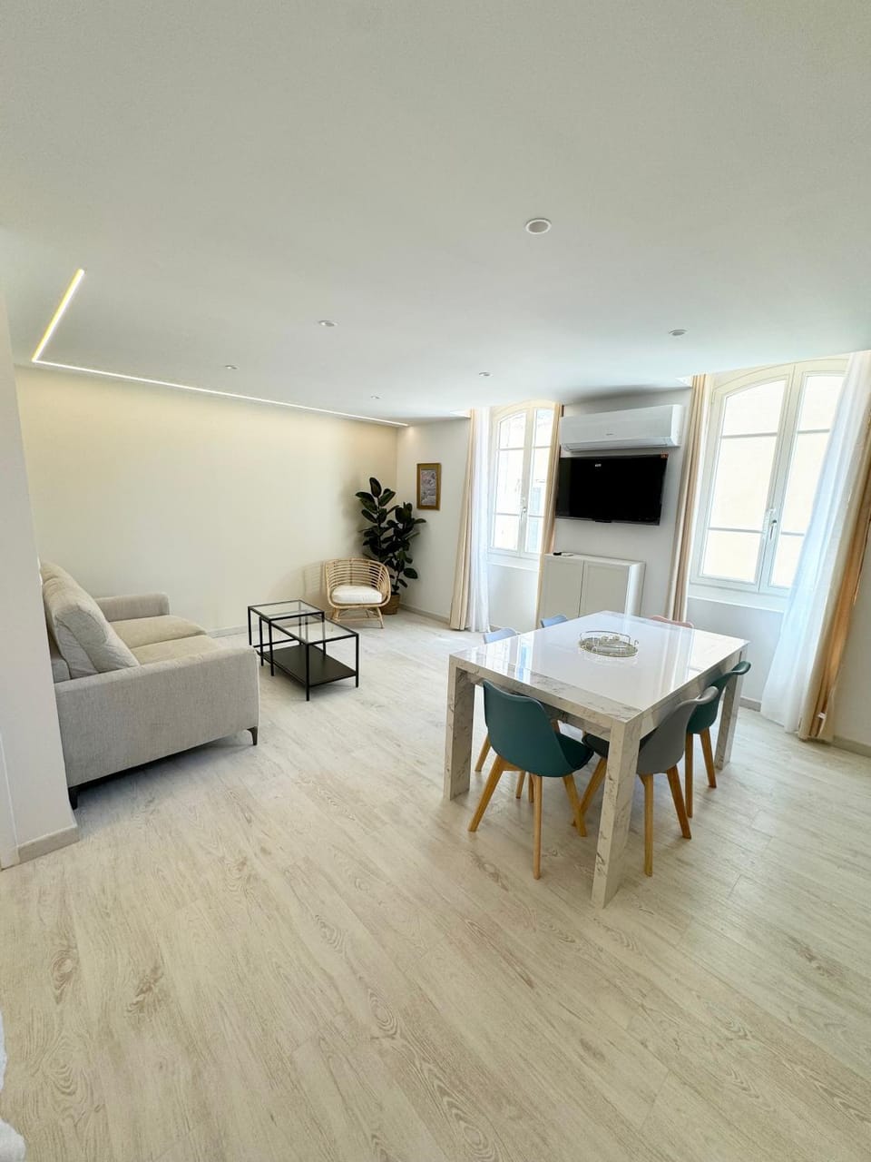 Communal lounge/ TV room, Bed, TV and multimedia, Dining area