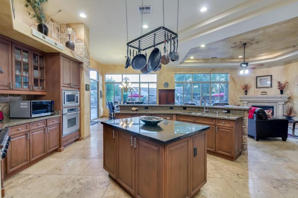 Kitchen or kitchenette, kitchen