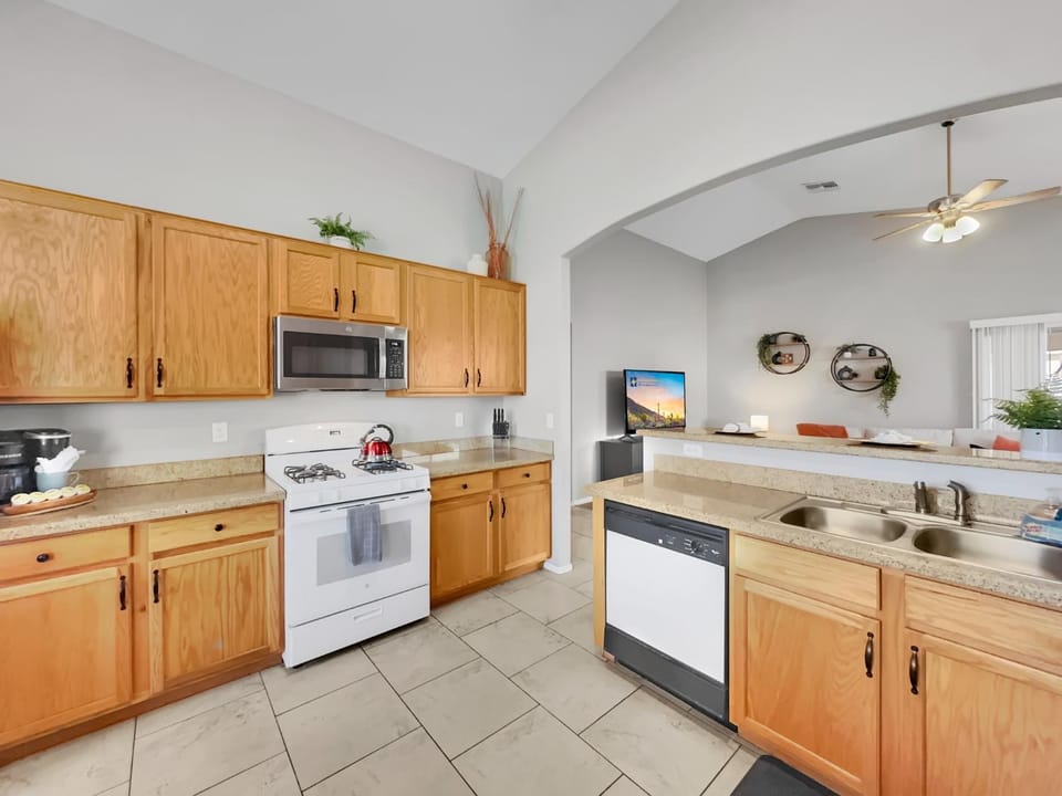 Kitchen or kitchenette, kitchen