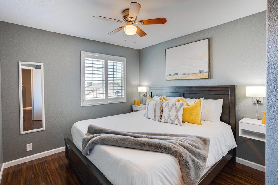 Bed, Bedroom