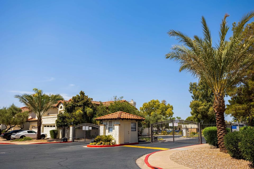 92nd 1104 Scttsdale House in Scottsdale