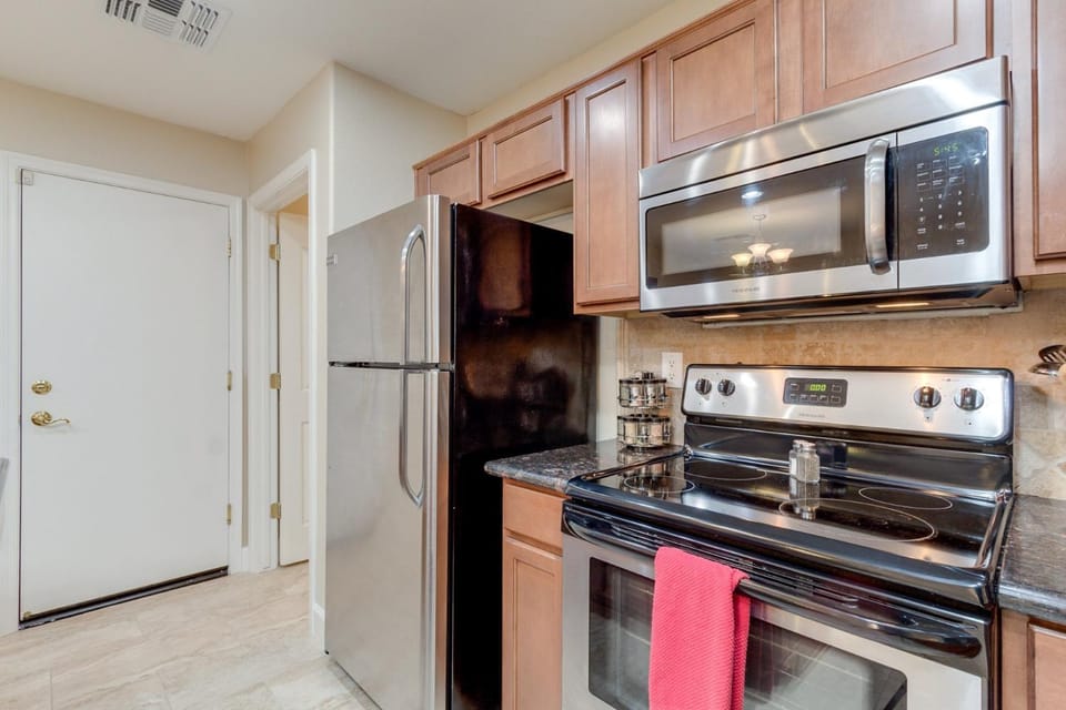 Kitchen or kitchenette, kitchen