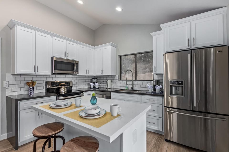 Kitchen or kitchenette, kitchen