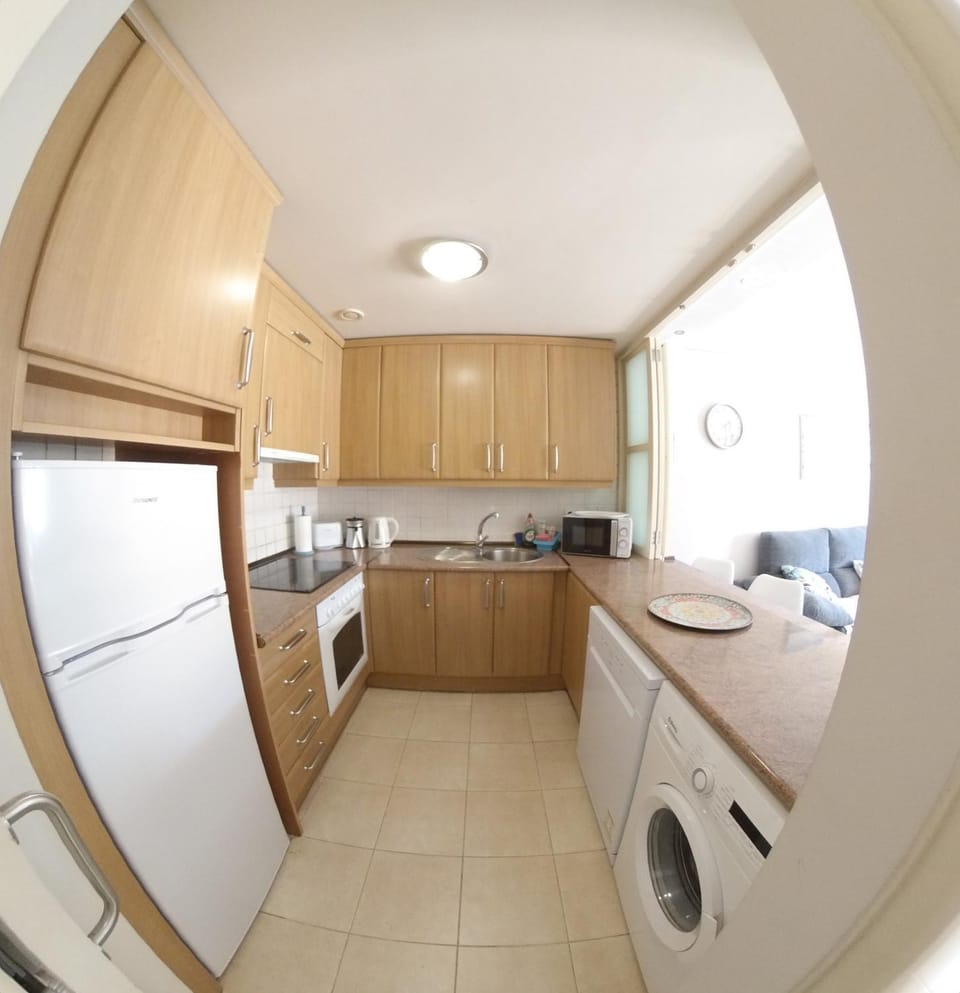 Coffee/tea facilities, Kitchen or kitchenette, dishwasher, microwave, oven, stove, toaster, washing machine