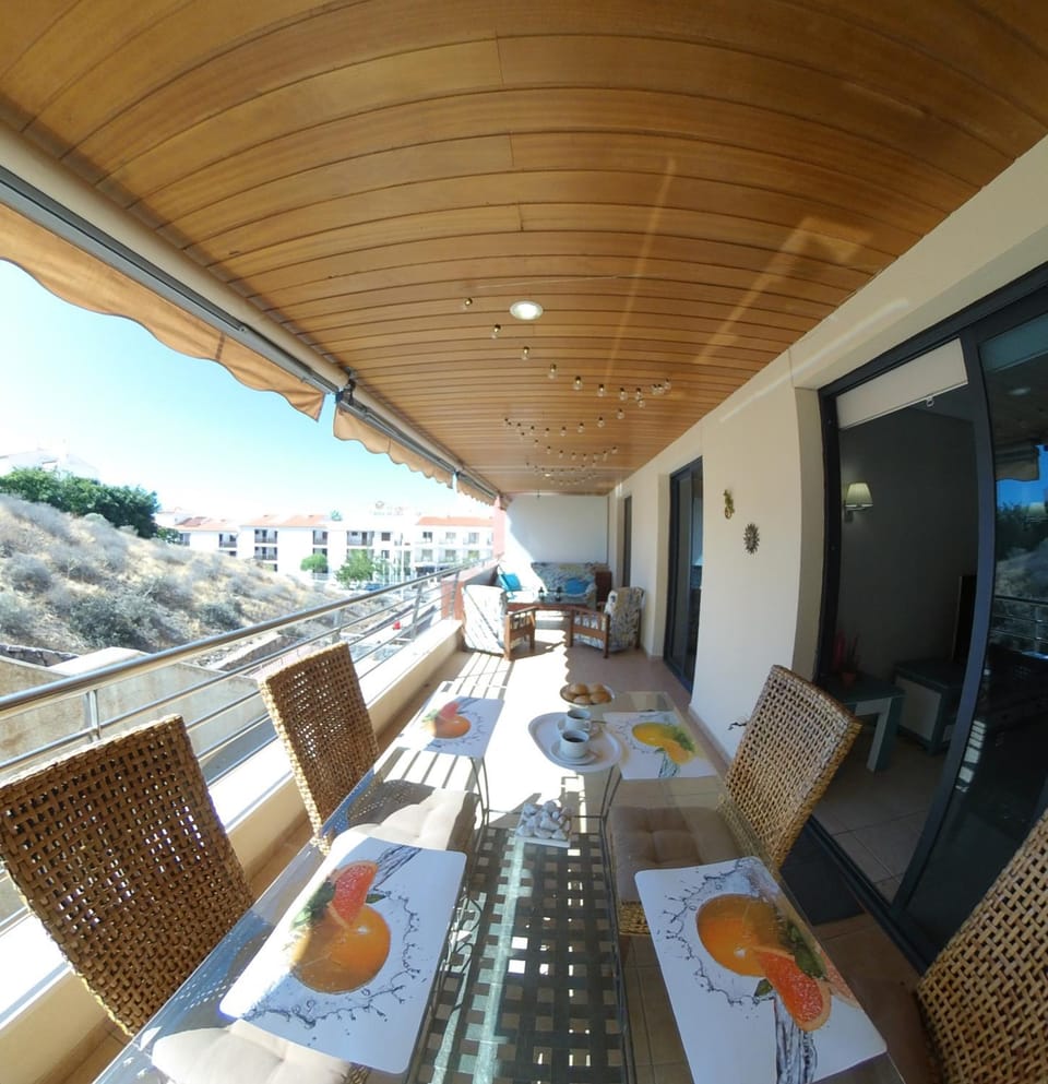 View (from property/room), Balcony/Terrace, Balcony/Terrace, Seating area, Dining area