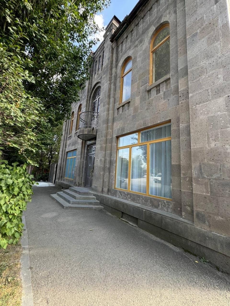 Property building, Day, Landmark view